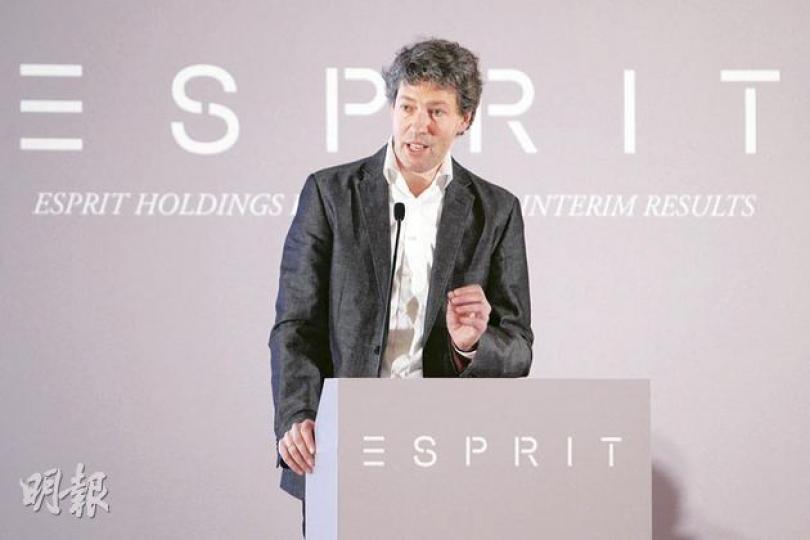 思捷行政總裁范德施表示,下半年將會翻新14間主要店舖,並繼續於亞太地區開店。(林振東攝) (明報製圖) (明報製圖) 思捷行政總裁范德施表示,下半年將會翻新14間主要店舖,並繼續於亞太地區開店。(林振東攝) (明報製圖) (明報製圖)
