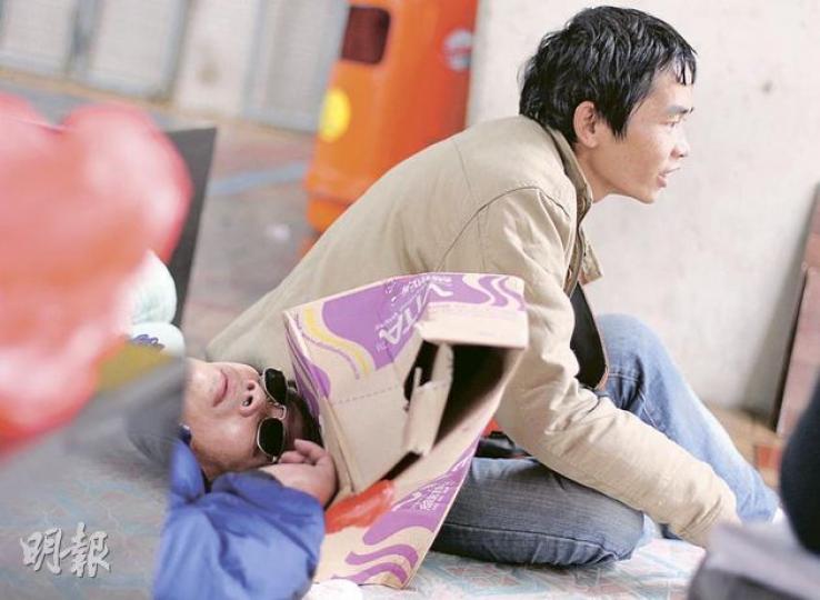 有深水埗玉石巿場的露宿者近期不斷被政府人員驅趕,大嘆無奈及無法好睡。(李澤彤攝) 有深水埗玉石巿場的露宿者近期不斷被政府人員驅趕,大嘆無奈及無法好睡。(李澤彤攝)