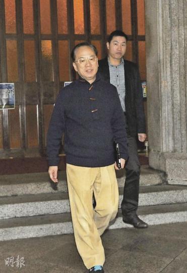 特首曾蔭權任內5年官式外訪頻繁,本年度至今已外訪10次,包括內地、澳洲、美國、英國、比利時、瑞士,個人外訪開支倍升至逾100萬元。(尹錦恩攝) 特首曾蔭權任內5年官式外訪頻繁,本年度至今已外訪10次,包括內地、澳洲、美國、英國、比利時、瑞士,個人外訪開支倍升至逾100萬元。(尹錦恩攝)