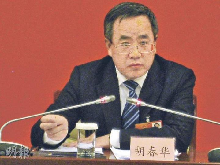 內蒙古書記胡春華昨日親自主持記者會,避開敏感問題。(明報記者攝) 內蒙古書記胡春華昨日親自主持記者會,避開敏感問題。(明報記者攝)