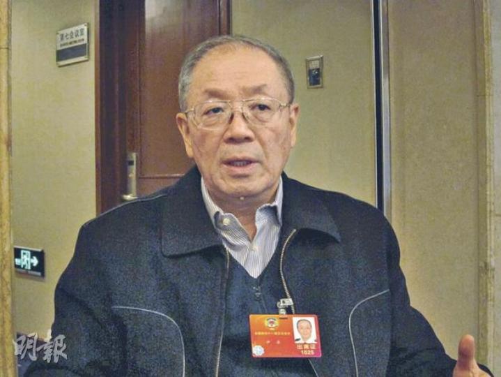 海軍少將尹卓認為,美國插足令南海問題複雜化,但中國和其他南海周邊國家都需要維持和平環境以發展經濟,南海局勢總體仍向好的方向發展。(明報記者攝) 海軍少將尹卓認為,美國插足令南海問題複雜化,但中國和其他南海周邊國家都需要維持和平環境以發展經濟,南海局勢總體仍向好的方向發展。(明報記者攝)