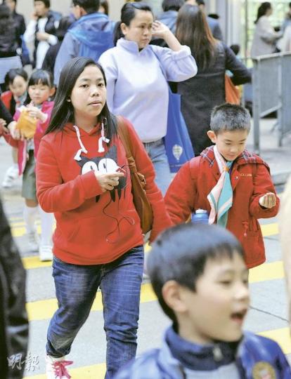 現時在港印傭達15萬人，佔整體外傭人數一半。馬來西亞《新海峽時報》引述消息指出，印尼政府計劃於2017年停止輸出外勞，其間會逐步減少配額。（尹錦恩攝）