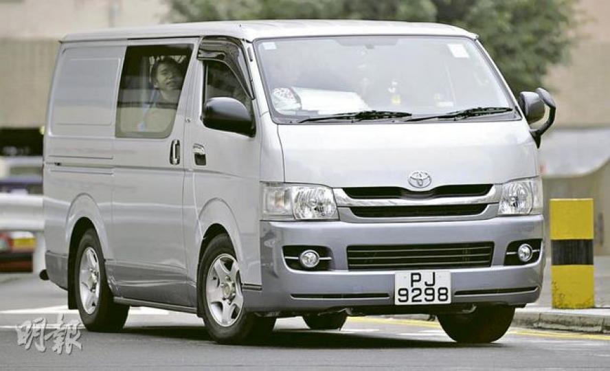 豐田Hiace客貨車在港甚受歡迎,去年銷量逾3000輛,佔全港客貨車總銷量約九成,雄霸本地客貨車市場。圖為同款客貨車。(何家達攝) 豐田Hiace客貨車在港甚受歡迎,去年銷量逾3000輛,佔全港客貨車總銷量約九成,雄霸本地客貨車市場。圖為同款客貨車。(何家達攝)