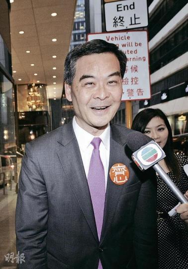 據悉,特首候選人梁振英(圖)認為林鄭月娥是政務司長最佳人選,暫無意邀請其他人出任此職。(何家達攝) 據悉,特首候選人梁振英(圖)認為林鄭月娥是政務司長最佳人選,暫無意邀請其他人出任此職。(何家達攝)
