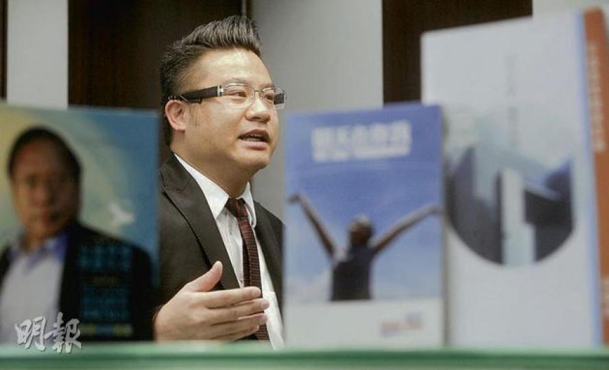 EZIO品牌創辦人梁嘉威形容,特首候選人唐英年提出創業支援中心,能為中小企提供一站式服務,是較實際的措施。(余俊亮攝) EZIO品牌創辦人梁嘉威形容,特首候選人唐英年提出創業支援中心,能為中小企提供一站式服務,是較實際的措施。(余俊亮攝)