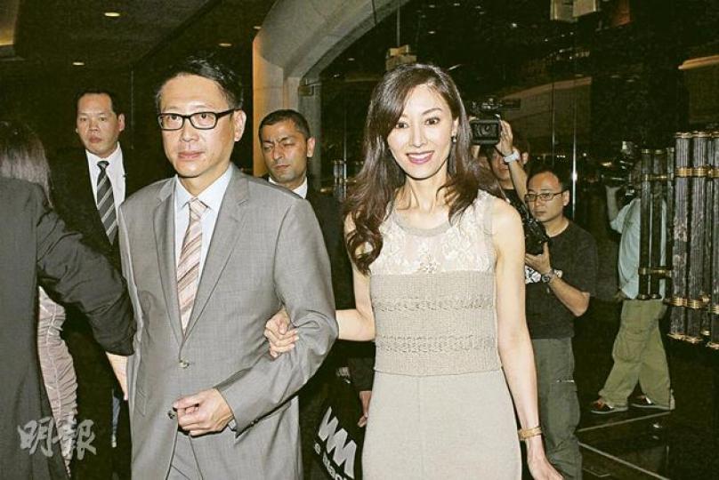 李嘉欣全程拖實老公許晉亨。(攝影:鍾偉茵) 李嘉欣全程拖實老公許晉亨。(攝影:鍾偉茵)