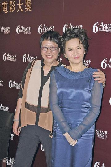許鞍華、葉德嫻這個黃金組合憑《桃姐》贏得無盡掌聲。(攝影/記者:劉一立) 出爐「亞洲影帝」Donny DAMARA道出演《爸爸離家企街去》的辛酸。(攝影/記者:劉一立) 斯琴高娃大讚許鞍華是不可多得的導演。(攝影/記者:劉一立) 許鞍華、葉德嫻這個黃金組合憑《桃姐》贏得無盡掌聲。(攝影/記者:劉一立) 出爐「亞洲影帝」Donny DAMARA道出演《爸爸離家企街去》的辛酸。(攝影/記者:劉一立) 斯琴高娃大讚許鞍華是不可多得的導演。(攝影/記者:劉一立)