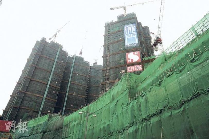 瓏門基座商場「V city」，提供逾100間商舖，已預租達75%，當中不少是首次進駐屯門區。(尹錦恩攝)