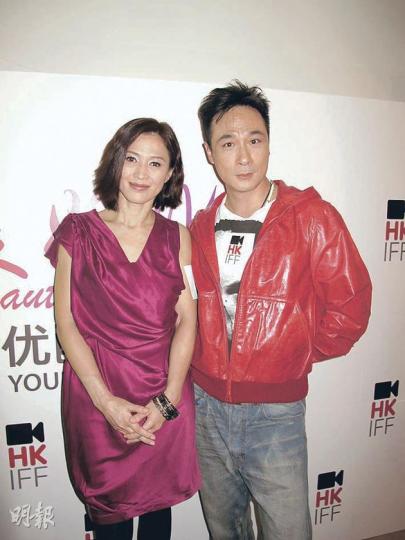 吳鎮宇與梁崢在《美好2012》演夫婦,劇情講述鎮宇決定變性做女人。(攝影/記者﹕柯美) 吳鎮宇與梁崢在《美好2012》演夫婦,劇情講述鎮宇決定變性做女人。(攝影/記者﹕柯美)
