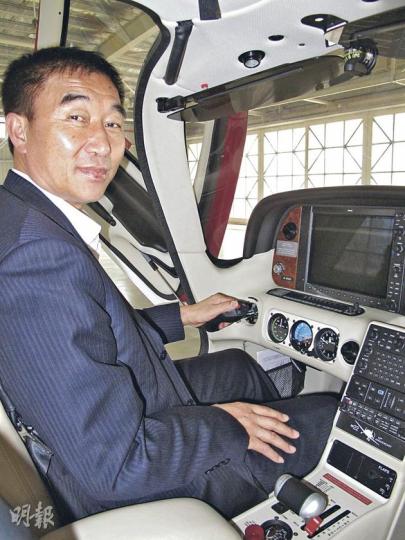 珠海西銳總裁陳少昌表示,客戶購買私人飛機並非為了炫富,而是為了體驗自駕飛機的幸福感。(李萌攝) 珠海西銳總裁陳少昌表示,客戶購買私人飛機並非為了炫富,而是為了體驗自駕飛機的幸福感。(李萌攝)