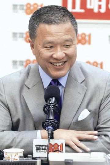 梁振英競選辦主席張震遠稱,相信只說不做,沒有能力的人,難與梁振英合作,他形容若下屆政府班子內沒有發展局長林鄭月娥,是十分可惜。(何家達攝) 梁振英競選辦主席張震遠稱,相信只說不做,沒有能力的人,難與梁振英合作,他形容若下屆政府班子內沒有發展局長林鄭月娥,是十分可惜。(何家達攝)