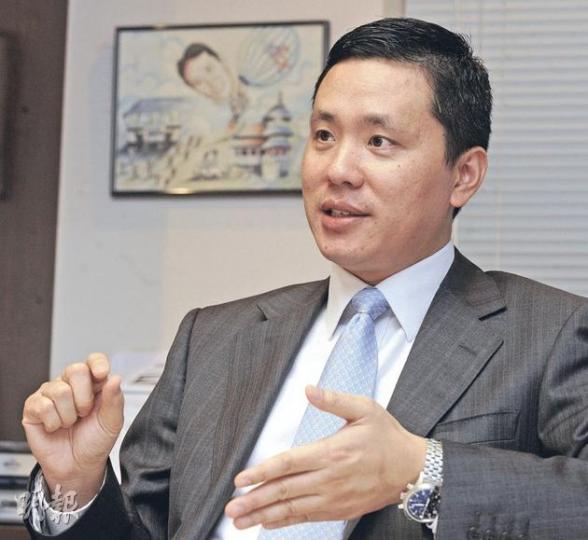 聯邦快遞(FedEx)香港及澳門區董事總經理梁銘添表示,從去年開始,歐債危機不斷加劇,注意到客戶的急單要求有增加趨勢,同時運貨規模也傾向小批量。(劉焌陶攝) 聯邦快遞(FedEx)香港及澳門區董事總經理梁銘添表示,從去年開始,歐債危機不斷加劇,注意到客戶的急單要求有增加趨勢,同時運貨規模也傾向小批量。(劉焌陶攝)