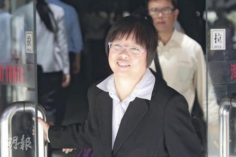 梁淑貞指與教育局官員討論放棄臻美辦學權時,有官員稱「只會針對你」,她更被迫簽署未經核對的核數報告。(郭慶輝攝) 梁淑貞指與教育局官員討論放棄臻美辦學權時,有官員稱「只會針對你」,她更被迫簽署未經核對的核數報告。(郭慶輝攝)