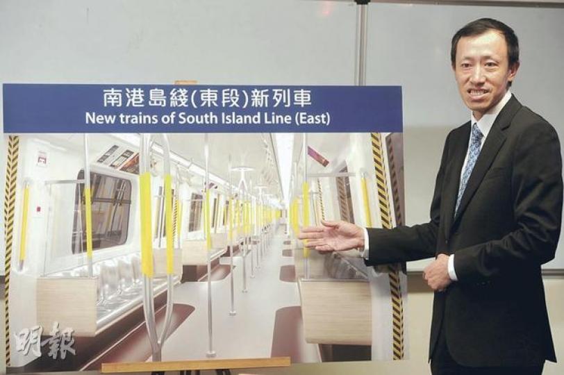 港鐵總建築師楊思偉表示,列車採全新設計,又強調無人駕駛系統技術成熟而且安全,必要時可改為人手操作。 (尹錦恩攝) 港鐵總建築師楊思偉表示,列車採全新設計,又強調無人駕駛系統技術成熟而且安全,必要時可改為人手操作。 (尹錦恩攝)
