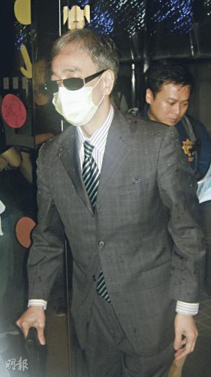 張陳鍾律師行法律行政員黎玉良(圖),涉與友人向涉及謀殺案疑犯的父親索取「茶錢」。(林景輝攝) 張陳鍾律師行法律行政員黎玉良(圖),涉與友人向涉及謀殺案疑犯的父親索取「茶錢」。(林景輝攝)