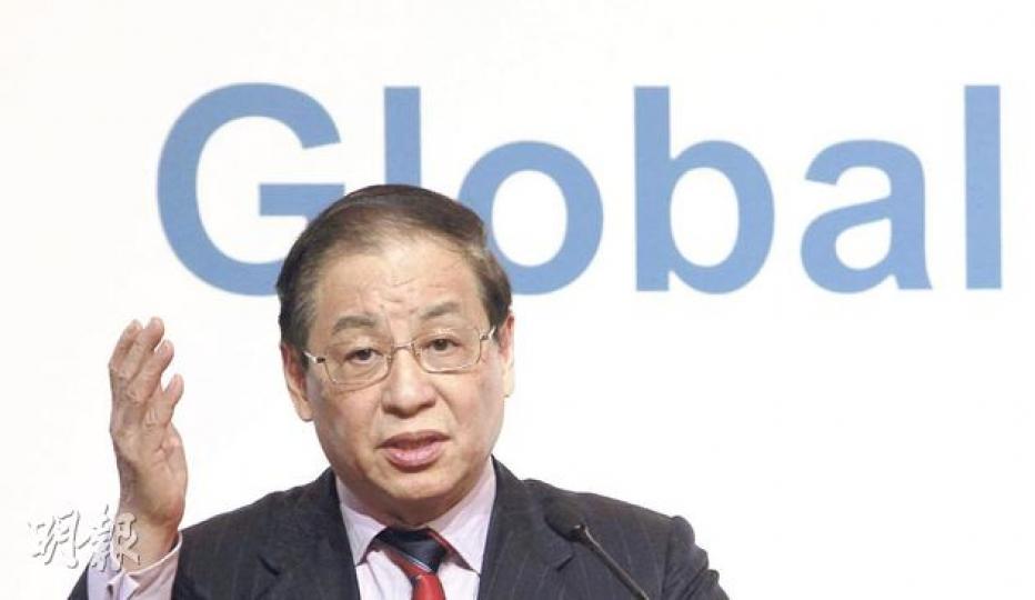 銀監會前主席劉明康昨天出席一論壇時表示,內地樓市量價齊跌,開發商資金鏈緊張問題將在下半年進一步惡化。(林振東攝) 銀監會前主席劉明康昨天出席一論壇時表示,內地樓市量價齊跌,開發商資金鏈緊張問題將在下半年進一步惡化。(林振東攝)
