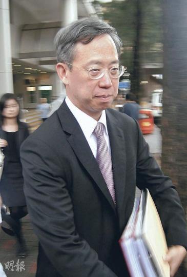 代表4名中大高層的資深大律師陳志海（圖）指出，中大防止性騷擾委員會主席馬麗莊曾協助黃燕雲，並向她表示，二人的對話雖應保密，但若黃不向時任副校長楊綱凱投訴，馬亦會違反保密守則，向校方投訴。（林綺琪攝）