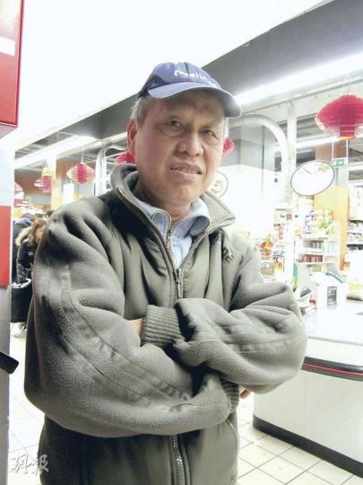移居法國廿多年的港人陳先生(圖),和居於巴黎市郊大宅的中產人士Serge,對薩爾科齊評價不一,前者認同他敢於緊縮削赤減債,後者則大罵薩氏壓榨中產。(吳克穎攝) 移居法國廿多年的港人陳先生(圖),和居於巴黎市郊大宅的中產人士Serge,對薩爾科齊評價不一,前者認同他敢於緊縮削赤減債,後者則大罵薩氏壓榨中產。(吳克穎攝)