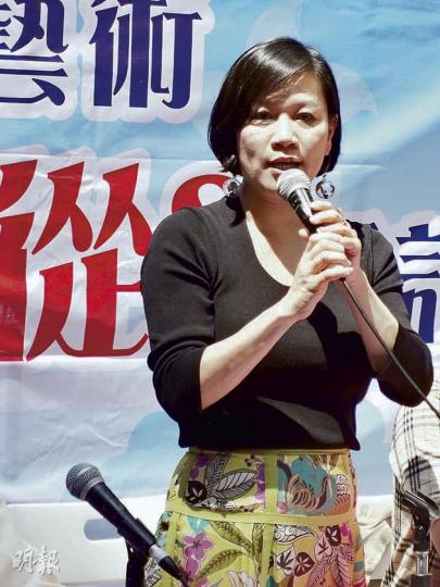 專業會議梁美芬表示,西九新動力不時與非牟利團體合作「派嘢」和家訪,形容是「正常」﹕「我們算孤寒啦。」圖為她昨出席西九新動力和九龍社團聯會合辦的研討會。(梁家欣攝) 專業會議梁美芬表示,西九新動力不時與非牟利團體合作「派嘢」和家訪,形容是「正常」﹕「我們算孤寒啦。」圖為她昨出席西九新動力和九龍社團聯會合辦的研討會。(梁家欣攝)