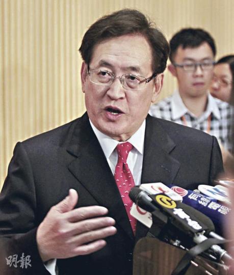 周一嶽表示,內地產婦的港人丈夫須就妻子在港生產負責,宣誓證明婚姻關係。他警告,發假誓是刑事罪行,最高可判囚7年;作虛假證明最高刑罰則為監禁14年。(郭慶輝攝) 周一嶽表示,內地產婦的港人丈夫須就妻子在港生產負責,宣誓證明婚姻關係。他警告,發假誓是刑事罪行,最高可判囚7年;作虛假證明最高刑罰則為監禁14年。(郭慶輝攝)