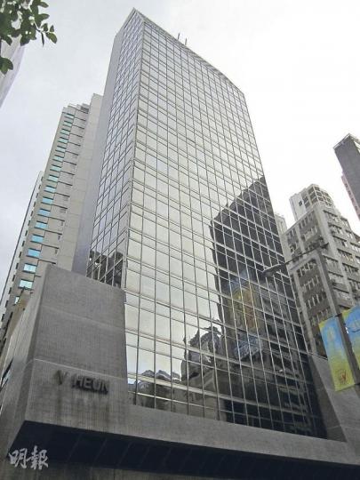 中環皇后大道中威享大廈近日創出新高呎價,高層地下至2樓單位近日傳以呎價1.8萬元易手,新買家傳為現代美容創辦人曾裕或有關人士;原業主為香港蘇浙滬同鄉會,經是次轉讓帳面勁賺1.6億元。(林可為攝) 中環皇后大道中威享大廈近日創出新高呎價,高層地下至2樓單位近日傳以呎價1.8萬元易手,新買家傳為現代美容創辦人曾裕或有關人士;原業主為香港蘇浙滬同鄉會,經是次轉讓帳面勁賺1.6億元。(林可為攝)
