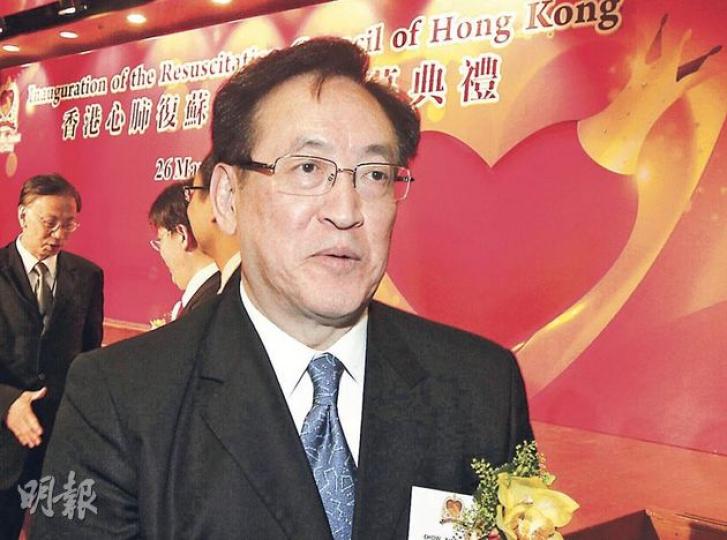 食物及衛生局長周一嶽昨出席香港心肺復蘇委員會成立典禮,被問及其位於港島加列山道的寓所被屋宇署證實有僭建物時,表示仍未收到屋宇署的清拆通知。(李紹昌攝) 食物及衛生局長周一嶽昨出席香港心肺復蘇委員會成立典禮,被問及其位於港島加列山道的寓所被屋宇署證實有僭建物時,表示仍未收到屋宇署的清拆通知。(李紹昌攝)