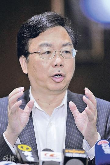 民主黨張文光表示，該黨將提出問責官員減薪的動議，但具體幅度仍要研究。（何家達攝）