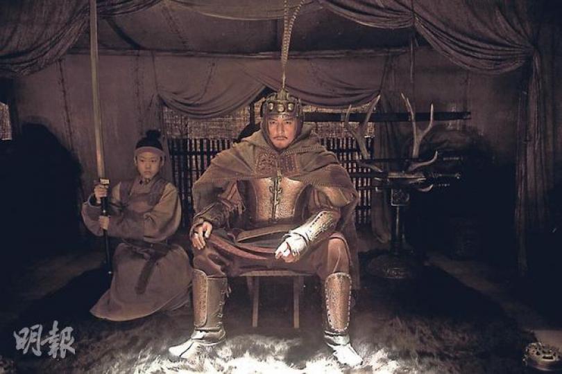 吳彥祖身穿「霸王甲」演項羽氣勢十足，但背後卻有苦自己知。（微博圖片）