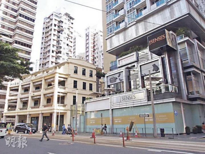 Tommy Bahama於本港的首間分店,將於今年10月開業,位置鄰近和昌大押的嘉薈軒地舖(右),面積約5800方呎,成為首間進駐該地段的國際時裝品牌。(歐陽慧恩攝) Tommy Bahama於本港的首間分店,將於今年10月開業,位置鄰近和昌大押的嘉薈軒地舖(右),面積約5800方呎,成為首間進駐該地段的國際時裝品牌。(歐陽慧恩攝)