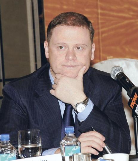 俄鋁Vladislav Soloviev表示，由於鋁價受壓及市場受壓，今年或會減產8%至10%，鋁價則有望重回每噸2000美元的水平。（陳淑安攝）