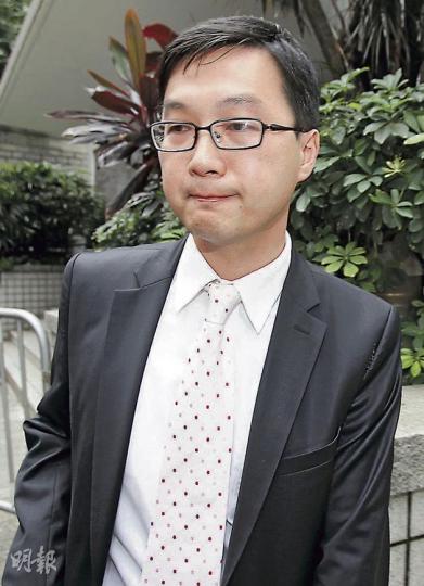 港大傳訊及公共事務處高級經理何建宗應徵環境局副局長,他表示自己是認同梁振英理念才來面試,並稱不擔心應徵者私隱不受保障。(林振東攝) 港大傳訊及公共事務處高級經理何建宗應徵環境局副局長,他表示自己是認同梁振英理念才來面試,並稱不擔心應徵者私隱不受保障。(林振東攝)