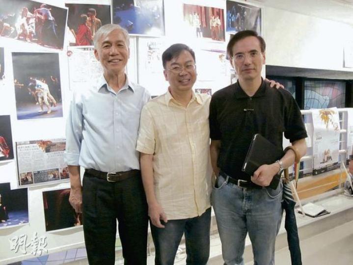 當年參與「黃雀行動」營救學生的支聯會常委朱耀明(左)及張文光(中),在《讓黃雀飛》一劇中飾演23年前的自己,親述當年的營救經歷。曾採訪六四事件的謝志峰(右)看後感觸,批評中共不應再視人民為敵人。(林凱旻攝) 當年參與「黃雀行動」營救學生的支聯會常委朱耀明(左)及張文光(中),在《讓黃雀飛》一劇中飾演23年前的自己,親述當年的營救經歷。曾採訪六四事件的謝志峰(右)看後感觸,批評中共不應再視人民為敵人。(林凱旻攝)
