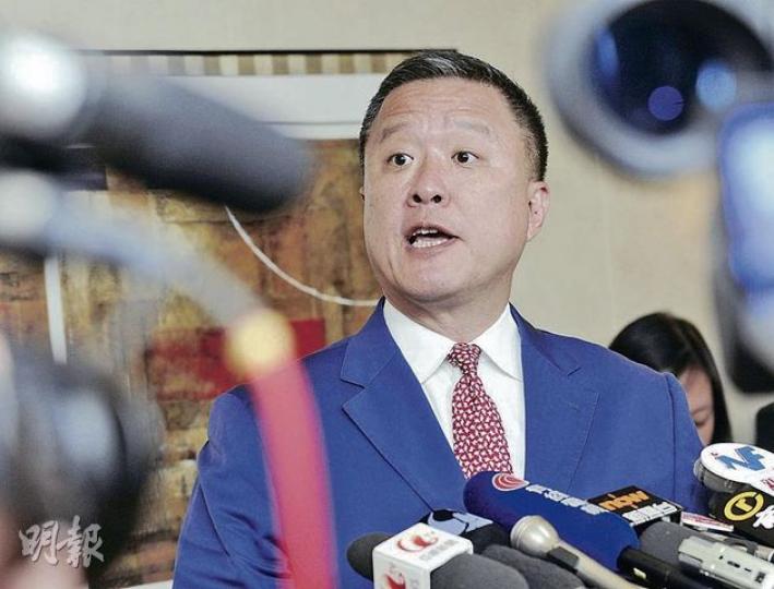 市建局主席張震遠表示,將於未來一至兩個月內揀選兩幢工廈展開重建,市建局會以市價加上特惠金方式進行收購,由於賠償金額優厚,預料市建局會虧損。(余俊亮攝) (明報製圖) 市建局主席張震遠表示,將於未來一至兩個月內揀選兩幢工廈展開重建,市建局會以市價加上特惠金方式進行收購,由於賠償金額優厚,預料市建局會虧損。(余俊亮攝) (明報製圖)