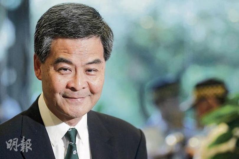 候任特首梁振英(圖)昨宣布成立扶貧委員會籌備工作小組,4名非官守成員包括社福界的羅致光、方敏生、何喜華及新世界發展主席鄭家純。(林振東攝) 候任特首梁振英(圖)昨宣布成立扶貧委員會籌備工作小組,4名非官守成員包括社福界的羅致光、方敏生、何喜華及新世界發展主席鄭家純。(林振東攝)