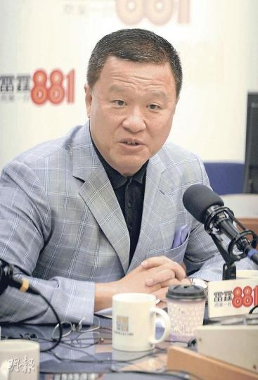 曾擔任梁振英競選辦主席的張震遠(圖)認為,梁振英對自己操守要求很高,若發覺自己家中有僭建物,肯定在選舉前已拆卸,故今次事件是疏忽。(陳淑安攝) 曾擔任梁振英競選辦主席的張震遠(圖)認為,梁振英對自己操守要求很高,若發覺自己家中有僭建物,肯定在選舉前已拆卸,故今次事件是疏忽。(陳淑安攝)