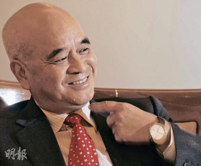 扶貧委員會籌備工作小組成員唯一商界代表的新世界發展主席鄭家純表示,會考慮在未必要「拎錢」出來的情况下,在旗下公共事業如新巴提供多些優惠。(劉焌陶攝) 扶貧委員會籌備工作小組成員唯一商界代表的新世界發展主席鄭家純表示,會考慮在未必要「拎錢」出來的情况下,在旗下公共事業如新巴提供多些優惠。(劉焌陶攝)