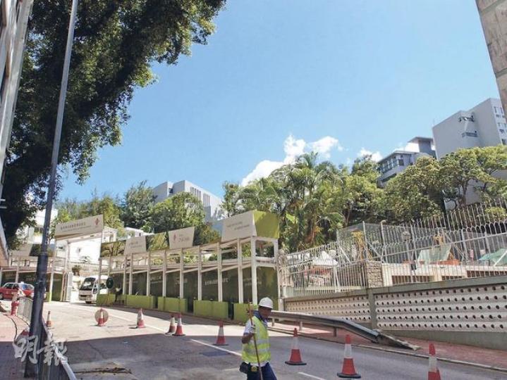 中信泰富旗下的嘉陵大廈重建項目昨日舉行動工儀式，料於明年上半年正式推出市場。（李紹昌攝）  （明報製圖）