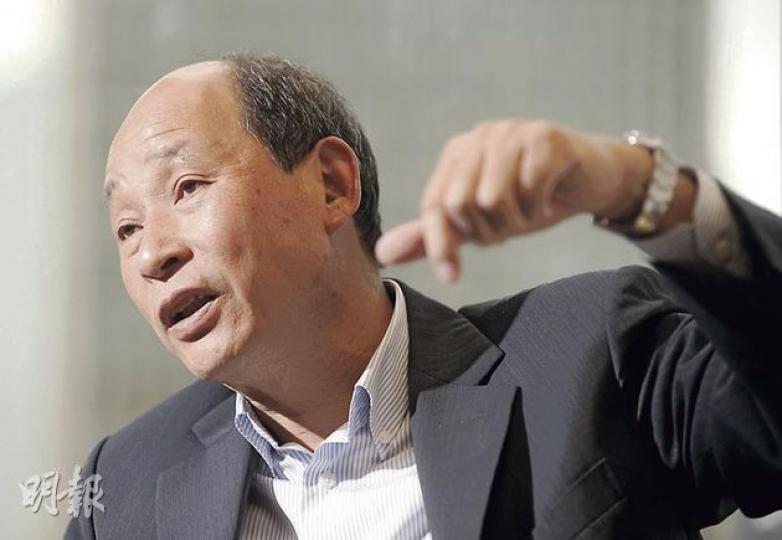 行會新貴張學明表示，理解市民對行會成員有高要求，但無奈剛獲委任便再被傳媒報道其家僭建，他說不介意被人以「放大鏡」看待，因自己一直對言行、生活都有所要求，「看不到有什麼對不起市民」。 （余俊亮攝）
