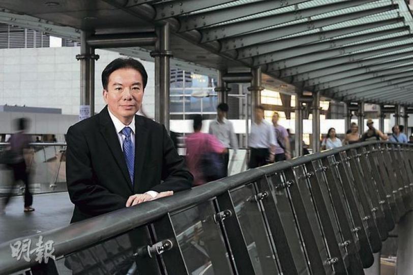 經濟發展委員會籌備小組成員黃友嘉表示，政府過去5年以社福政策維持堅尼系數水平，是「治標不治本」，認為港府應拓展產業多元化。（鄧宗弘攝）（明報製圖）（明報製圖）（明報製圖）