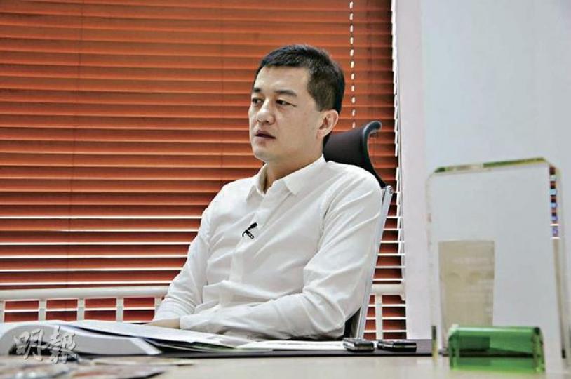 李亞鵬盡力幫助兔唇兒童過新生活。(微博圖片) 李亞鵬盡力幫助兔唇兒童過新生活。(微博圖片)