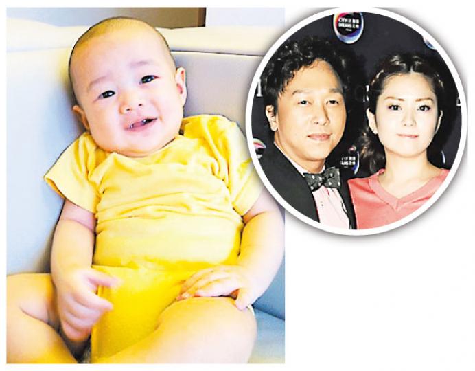 黃家強與日籍太太(圓圖)誕下的細仔笑容可愛,絕對人見人愛。(微博圖片) 黃家強與日籍太太(圓圖)誕下的細仔笑容可愛,絕對人見人愛。(微博圖片)