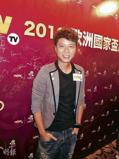 李克勤講波講上癮,很有興趣評述體育節目。(攝影/記者:柯美)黃日華支持劉翔贏得奧運金牌。(攝影/記者:柯美) 李克勤講波講上癮,很有興趣評述體育節目。(攝影/記者:柯美)黃日華支持劉翔贏得奧運金牌。(攝影/記者:柯美)