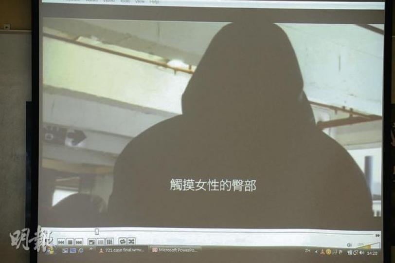 自10歲起蝦仔已對女性臀部特別感與趣, 10多年以來一直犯案,先後3次被捕。一年多前參加明愛朗天計劃,尋求協助,現在可控制欲望,成功對抗性誘惑。 (尹錦恩攝)明愛朗天計劃項目主任江寶祥(左)表示,計劃透過個人、家庭及小組輔導,與參與者一起面對問題,重新建立正確新價值觀。(尹錦恩攝)明愛朗天計劃與浸會大學合作,訪問5名曾犯性罪行者,把他們的故事結集成書, 以鼓勵更多面對性侵犯誘惑的人學懂求助。(尹錦恩攝) 自10歲起蝦仔已對女性臀部特別感與趣, 10多年以來一直犯案,先後3次被捕。一年多前參加明愛朗天計劃,尋求協助,現在可控制欲望,成功對抗性誘惑。 (尹錦恩攝)明愛朗天計劃項目主任江寶祥(左)表示,計劃透過個人、家庭及小組輔導,與參與者一起面對問題,重新建立正確新價值觀。(尹錦恩攝)明愛朗天計劃與浸會大學合作,訪問5名曾犯性罪行者,把他們的故事結集成書, 以鼓勵更多面對性侵犯誘惑的人學懂求助。(尹錦恩攝)