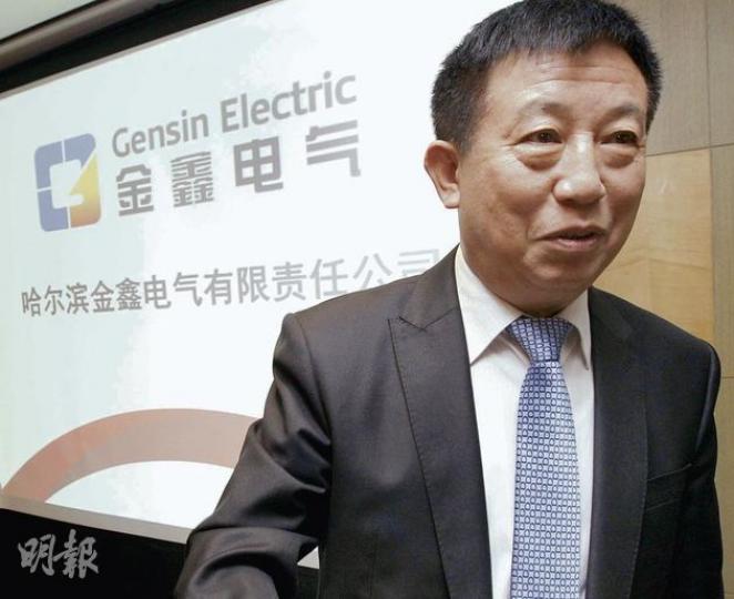 哈爾濱金鑫電氣擬在香港公開招股,但具體時間表未定。圖為金鑫總經理胡友山昨日與香港媒體會面,介紹金鑫的發展方向和上市意向。(李紹昌攝) 哈爾濱金鑫電氣擬在香港公開招股,但具體時間表未定。圖為金鑫總經理胡友山昨日與香港媒體會面,介紹金鑫的發展方向和上市意向。(李紹昌攝)