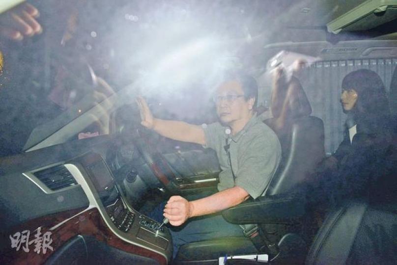 郭晶晶完成活動後立即返回霍家大宅。(攝影/記者:劉永銳、黃梓烜) 霍家大宅門外聚集大批記者守候。(攝影/記者:劉永銳、黃梓烜) 郭晶晶完成活動後立即返回霍家大宅。(攝影/記者:劉永銳、黃梓烜) 霍家大宅門外聚集大批記者守候。(攝影/記者:劉永銳、黃梓烜)