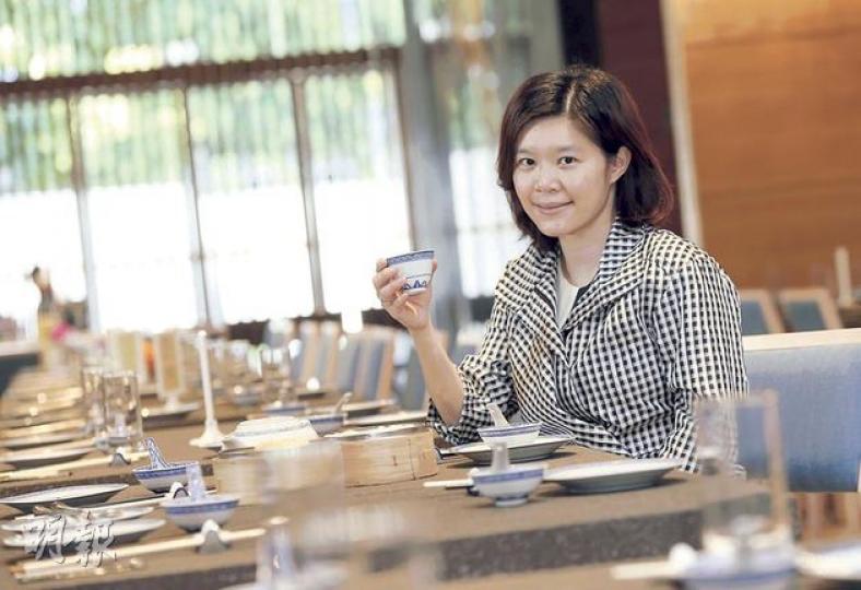 稻香財務及會計總監曾穎嘉表示,集團現在亦會考慮進駐領匯旗下的商場,故選擇會較以往為多,有利集團擴充在香港的版圖。(李澤彤攝) 稻香財務及會計總監曾穎嘉表示,集團現在亦會考慮進駐領匯旗下的商場,故選擇會較以往為多,有利集團擴充在香港的版圖。(李澤彤攝)