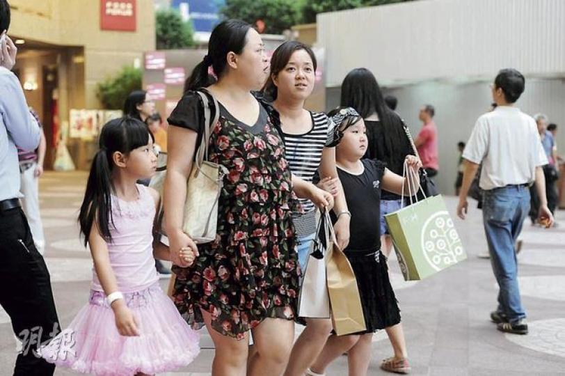 內地進一步放寬自由行,深圳可享「一簽多行」的人一下子增加410萬,勢必進一步將訪港內地客人數推高。(尹錦恩攝) 內地進一步放寬自由行,深圳可享「一簽多行」的人一下子增加410萬,勢必進一步將訪港內地客人數推高。(尹錦恩攝)