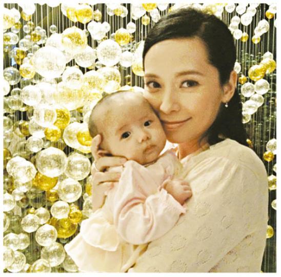 Kylie跟媽媽郭羨妮一樣,擁有一副美人胚子。(微博圖片) Kylie跟媽媽郭羨妮一樣,擁有一副美人胚子。(微博圖片)