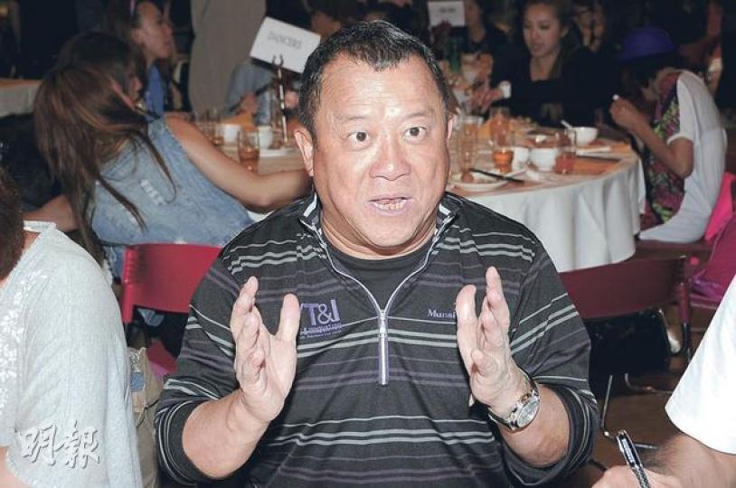 曾志偉將今屆港姐票選難產歸咎是科技的錯。(攝影﹕鍾偉茵、梁迺楠) 余詠珊搞一人一票選港姐,選出個大頭佛。(攝影﹕鍾偉茵、梁迺楠) 曾志偉將今屆港姐票選難產歸咎是科技的錯。(攝影﹕鍾偉茵、梁迺楠) 余詠珊搞一人一票選港姐,選出個大頭佛。(攝影﹕鍾偉茵、梁迺楠)