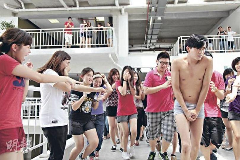 陳曉東衝破心理關口,只穿內褲拍攝。(攝影/記者:葉靜文) 陳曉東衝破心理關口,只穿內褲拍攝。(攝影/記者:葉靜文)